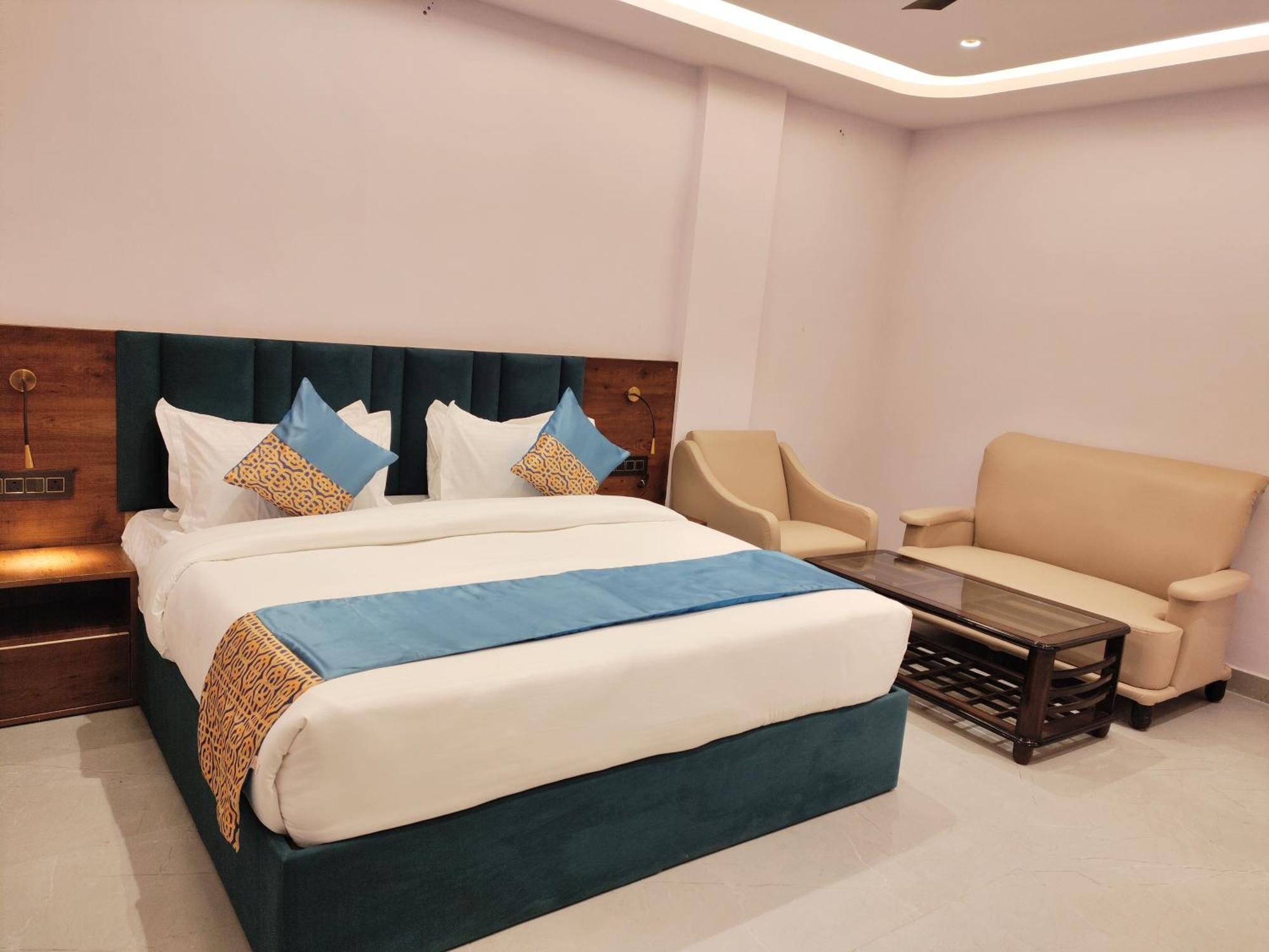 Emerald Suites Greater Noida Zewnętrze zdjęcie