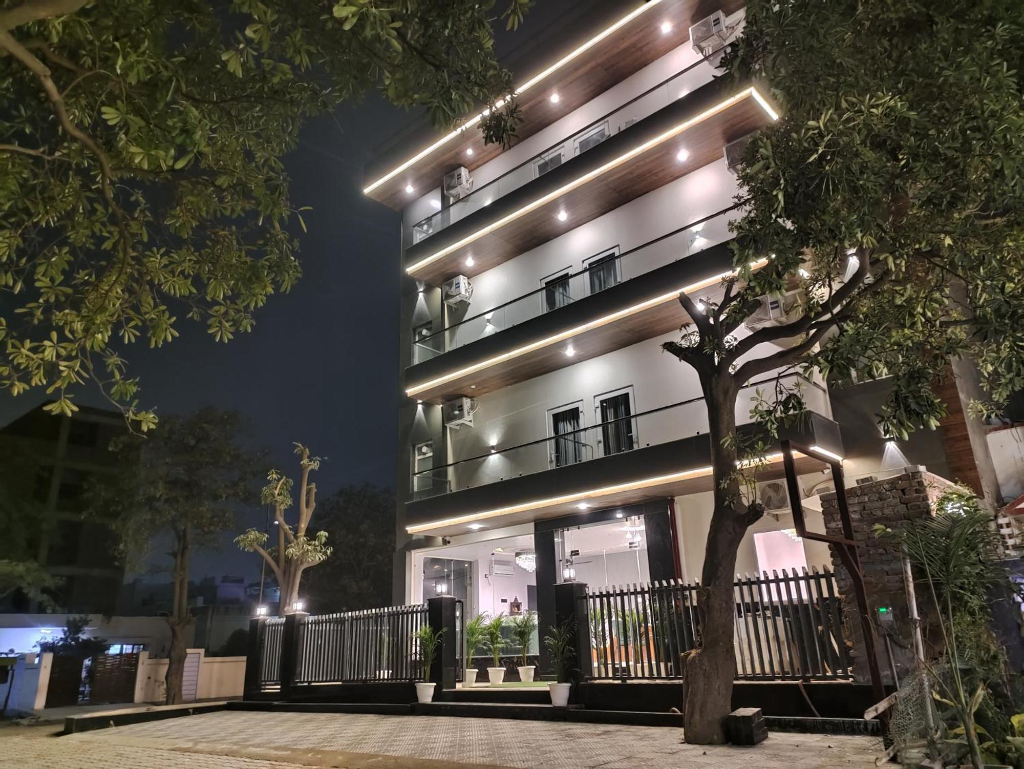 Emerald Suites Greater Noida Zewnętrze zdjęcie