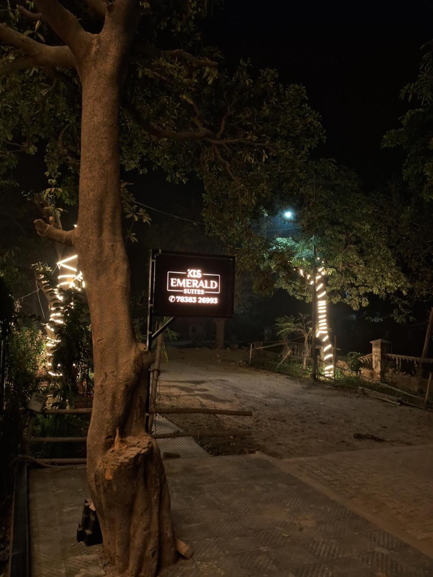 Emerald Suites Greater Noida Zewnętrze zdjęcie