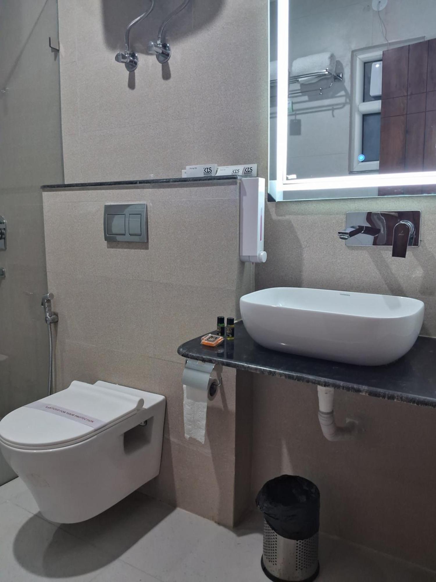 Emerald Suites Greater Noida Pokój zdjęcie